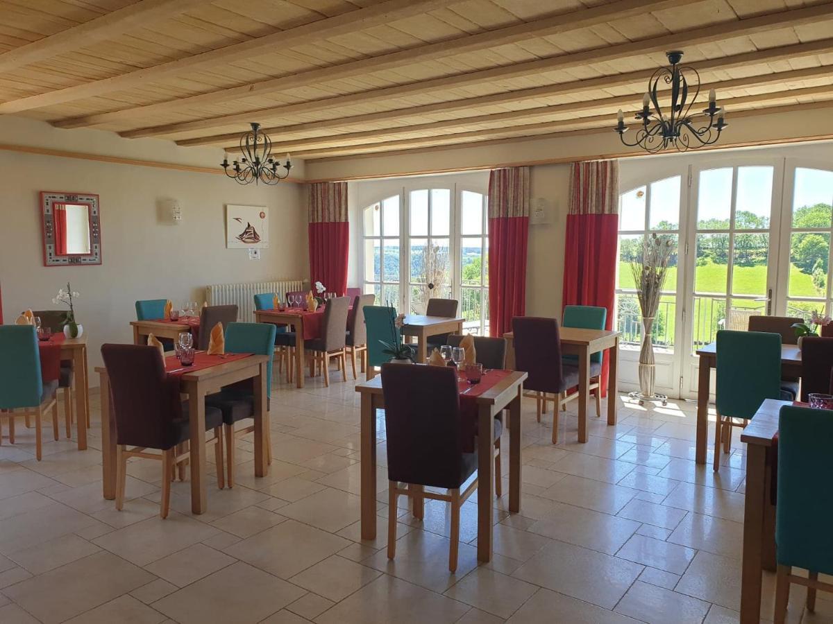 Logis Hotel Restaurant & Spa Les Remparts Salers Exterior foto